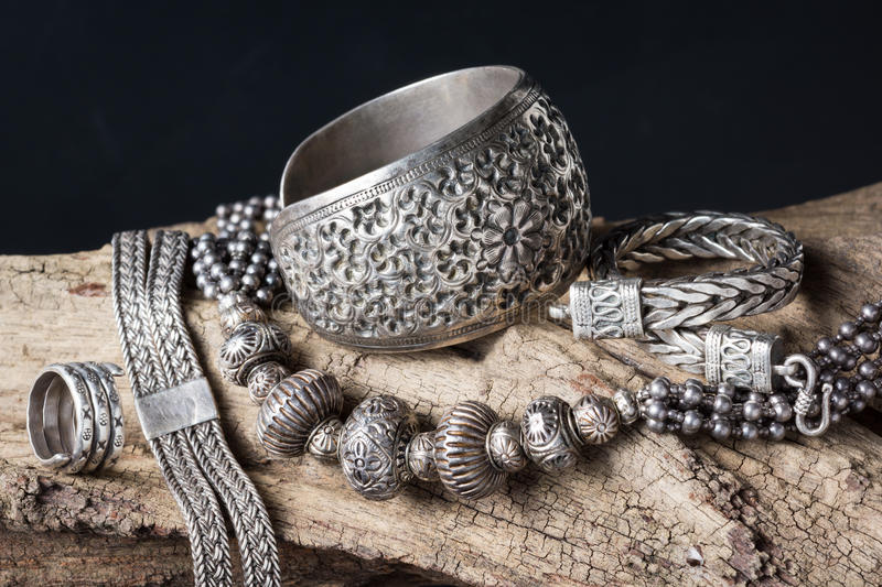 Silver or Gold Jewellery: Which One Should You Choose?