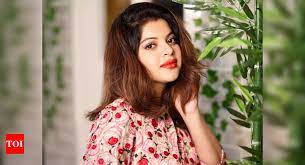 Actress Sneha Wagh on Selective Feminism and Women Paying Bills