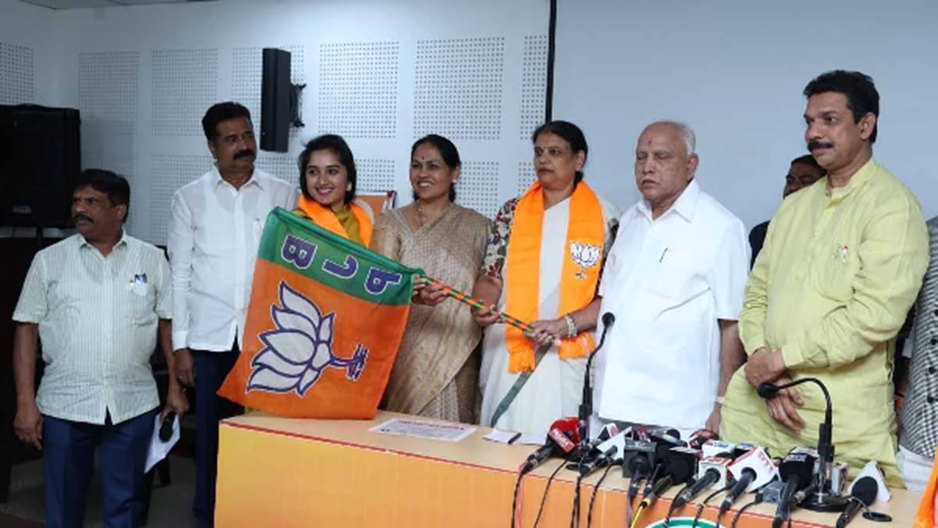 Congress Veteran’s Daughter Joins BJP, Highlighting Struggle Within Party