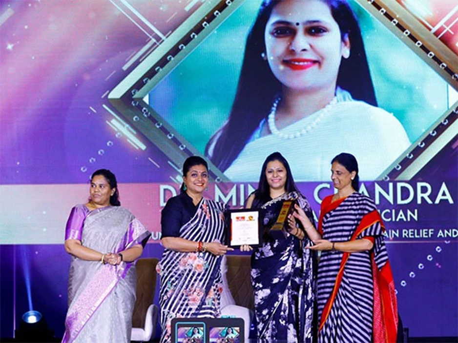 Dr. Minal Chandra awarded Hmtv Naari Puraskar 2023