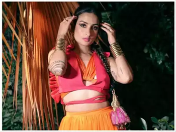 Rashmeet Kaur, the singer of “Nadiyon Paar,” joins the cast of Khatron Ke Khiladi 13.
