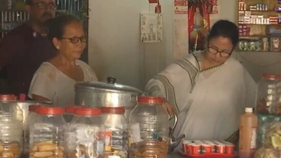 Mamata Banerjee’s Unique Tea-Selling Campaign