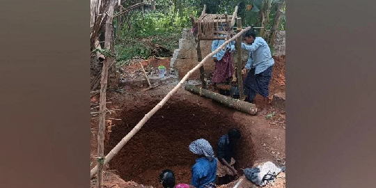 Women Workers Dig 1,570 Wells: Water Warriors