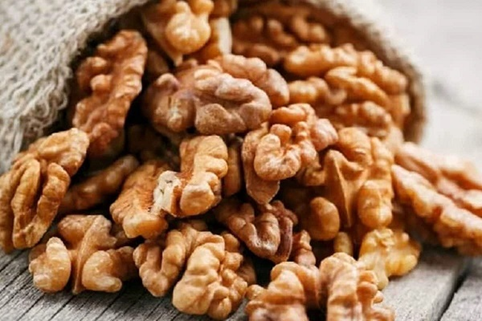 Boosting Brain Function and Gut Health with Walnuts: 5 Key Benefits