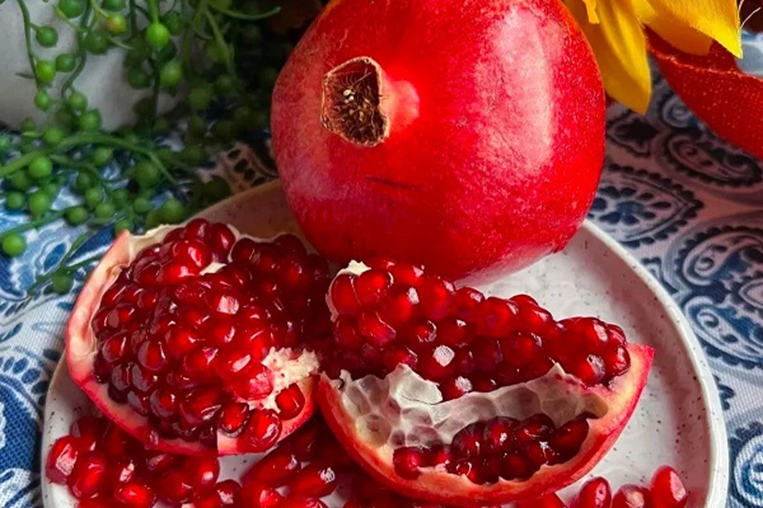 Pomegranates: The Nutrient-Packed Elixir for Vibrant Health