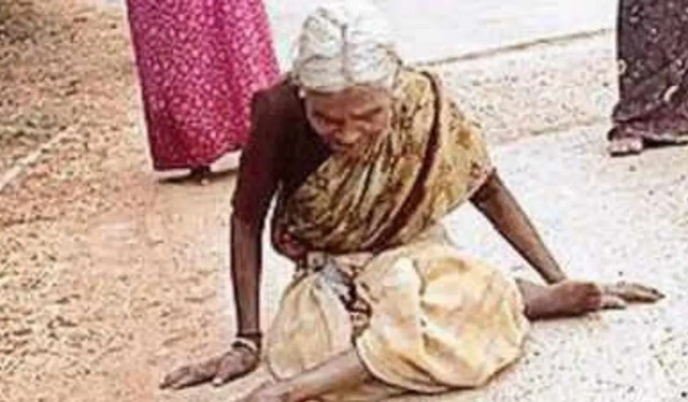 Elderly Woman’s 2km Crawl: Pension Woes Ignite Outcry