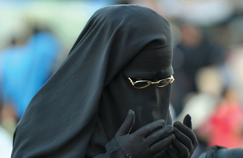 The Looming Danger of the Niqab for Egypt: Opinions from the Arab Media
