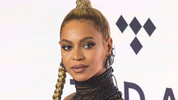 Beyoncé Makes History: Tops Apple Music’s Country Chart