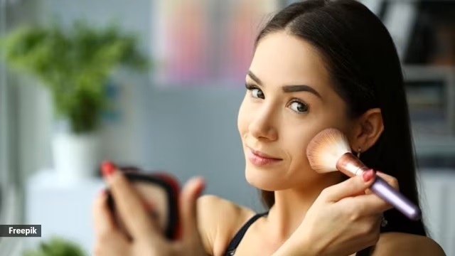The Impact of Makeup on Your Skin: A Complex Analysis