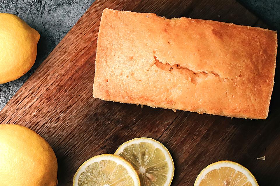 Everyone’s Currently Crafting This 4-Ingredient Lemon Pound Cake Recipe