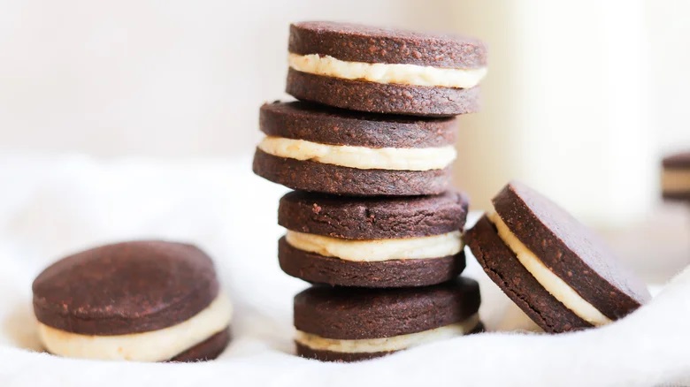 Recipe for Hazelnut Chocolate Peanut Butter Sandwich Cookies